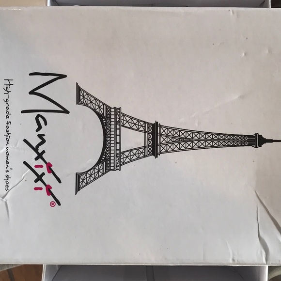 Cream & Black Heels - Picture 4 of 4